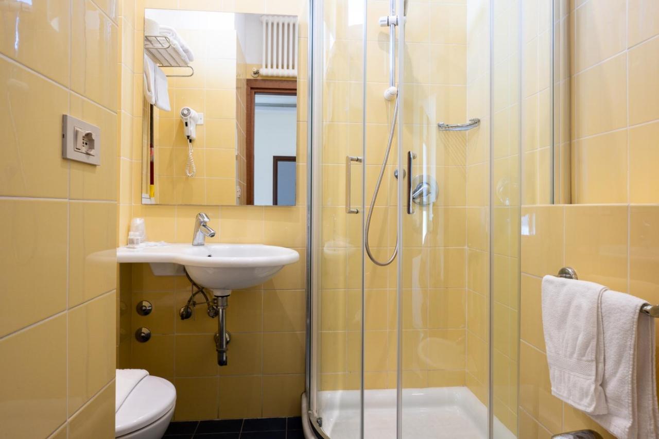 Hotel City Rimini Bagian luar foto