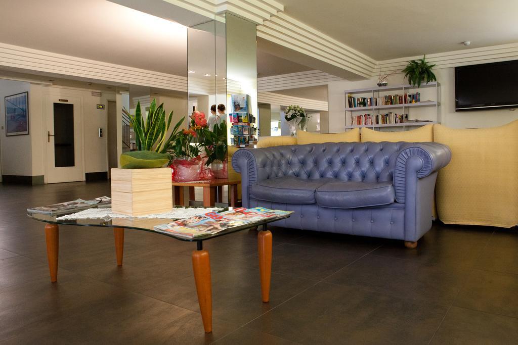 Hotel City Rimini Bagian luar foto