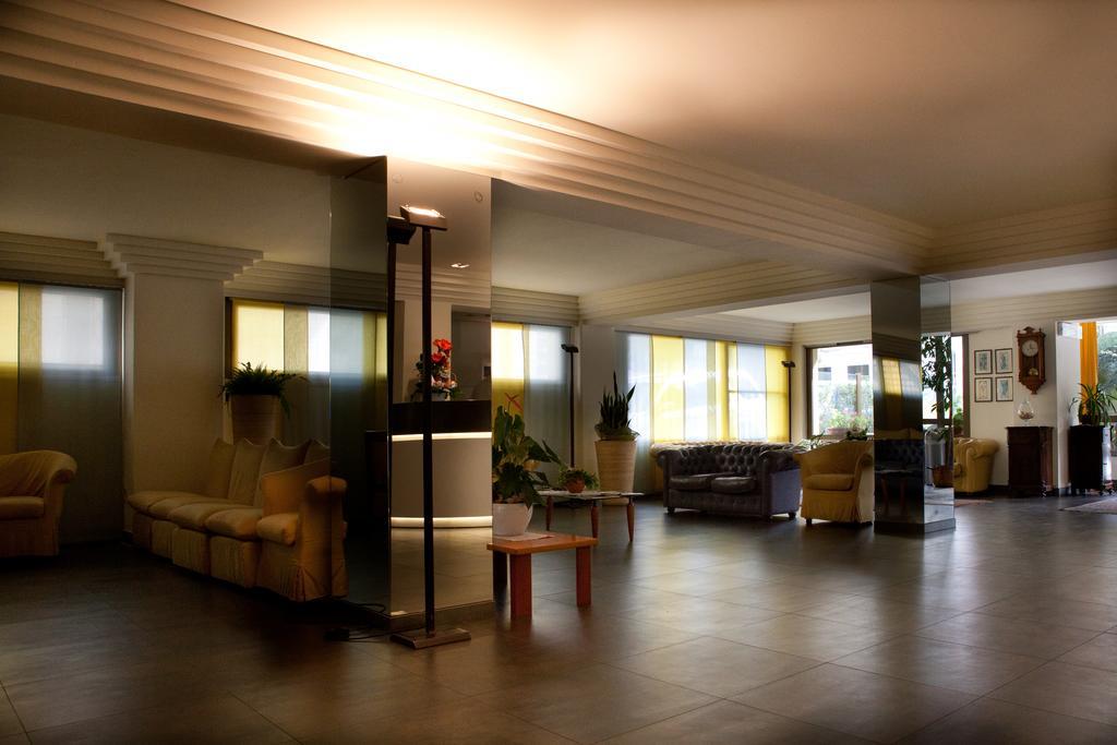 Hotel City Rimini Bagian luar foto