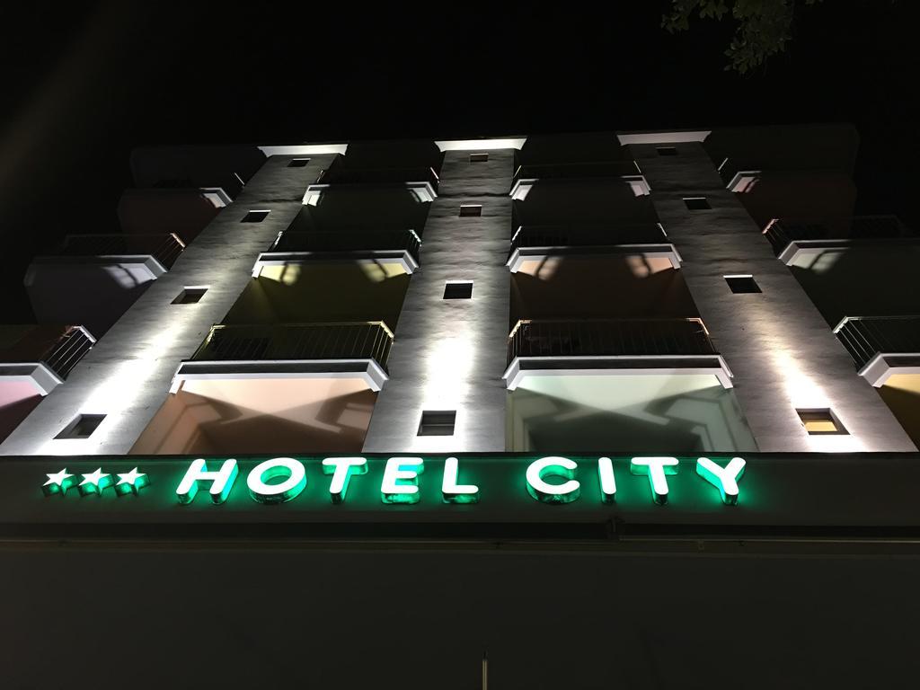 Hotel City Rimini Bagian luar foto